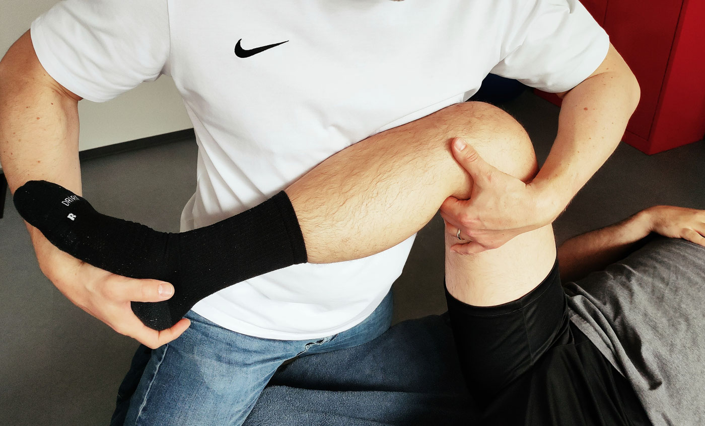 Sportphysiotherapeutische Behandlung: Mobilisation des Kniegelenks